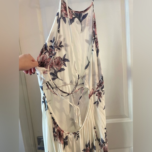Fashion Nova Floral Maxi Dress - Picture 4 of 4